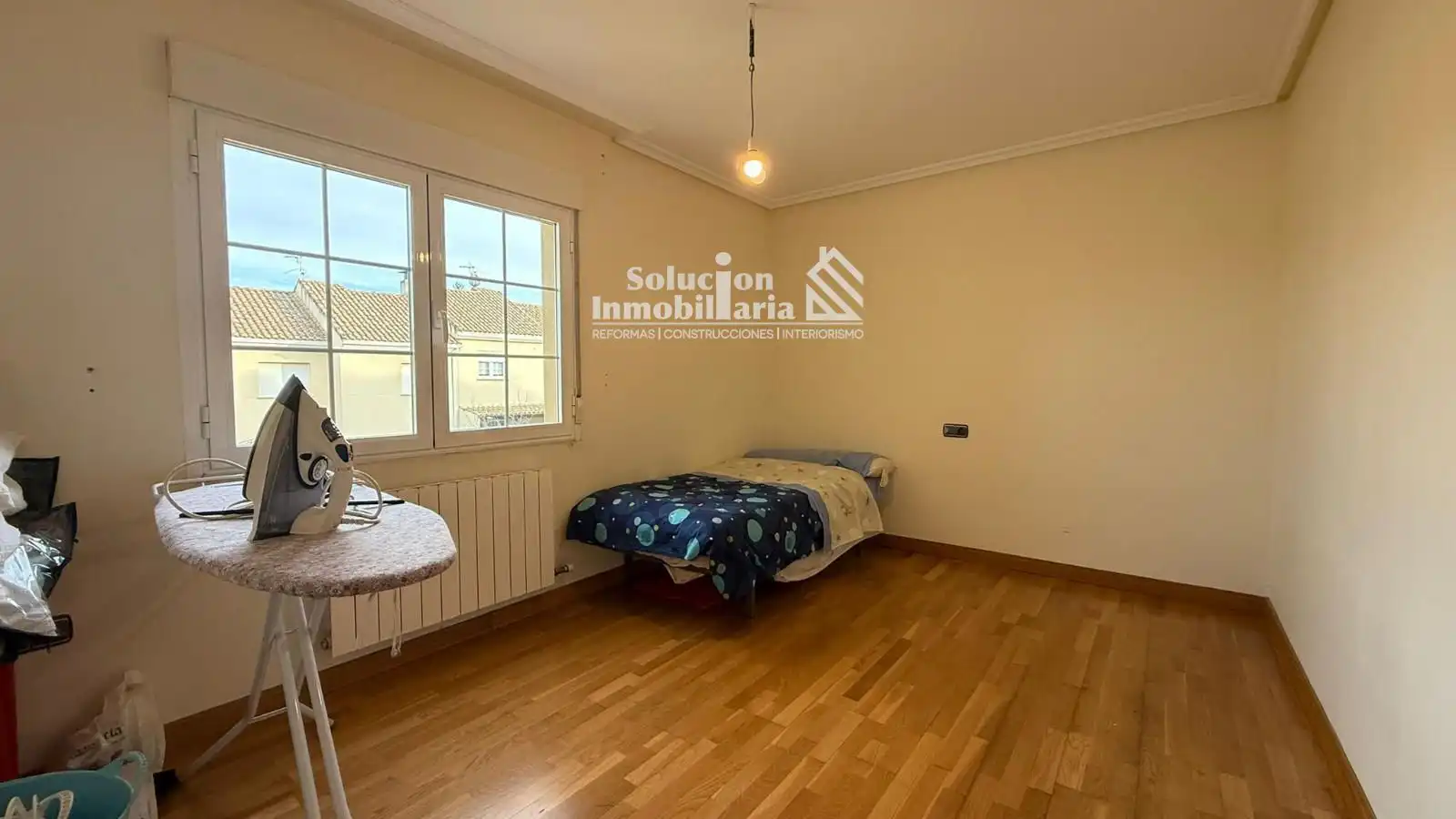 Habitación de Casa adosada en venta en Carrascal de Barregas con Calefacción, Terraza y Amueblado