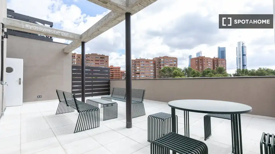 Habitación en Almenara -Ventilla
