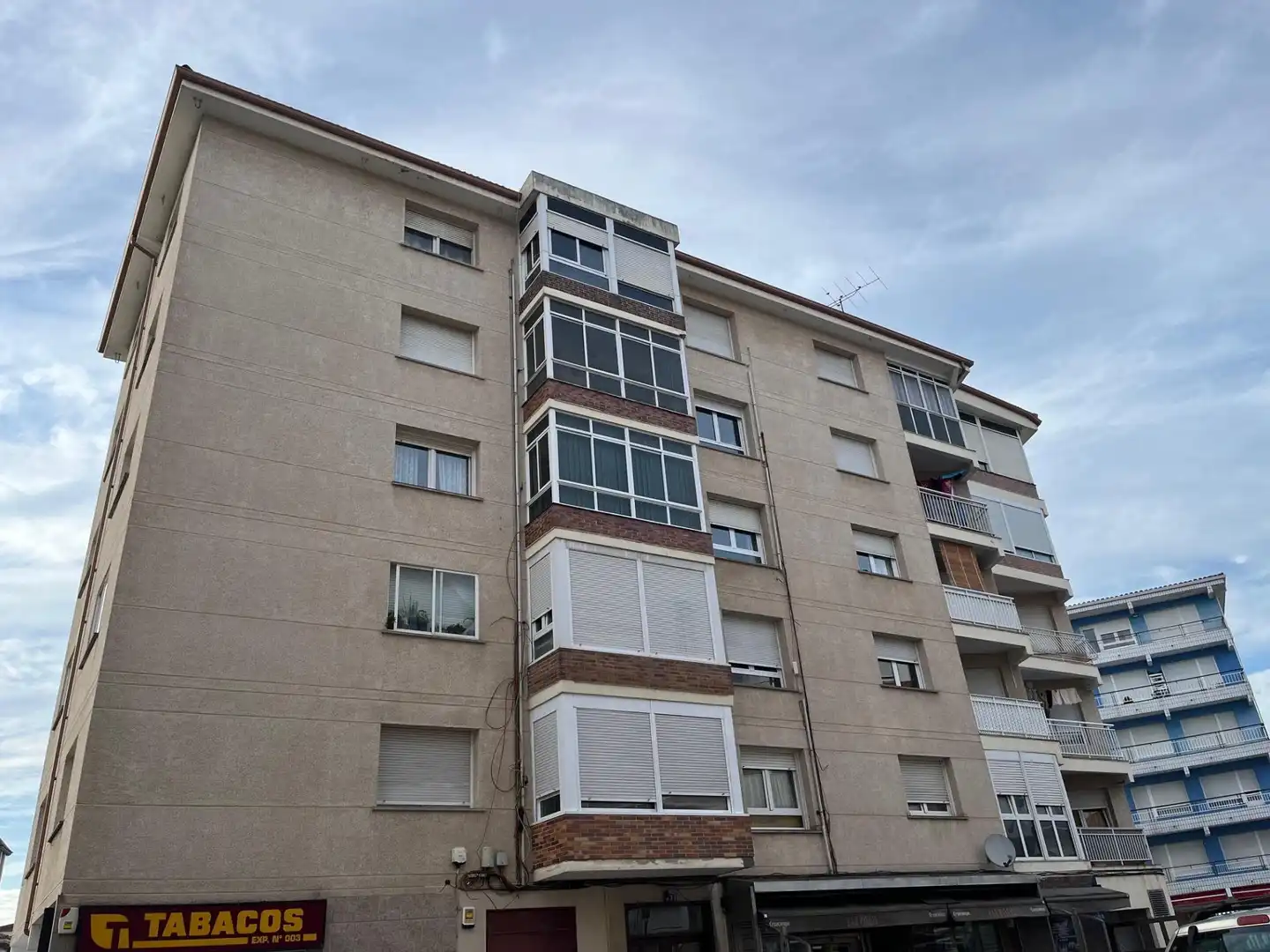 Vista exterior de Piso en venta en Colindres con Calefacción, Terraza y Amueblado