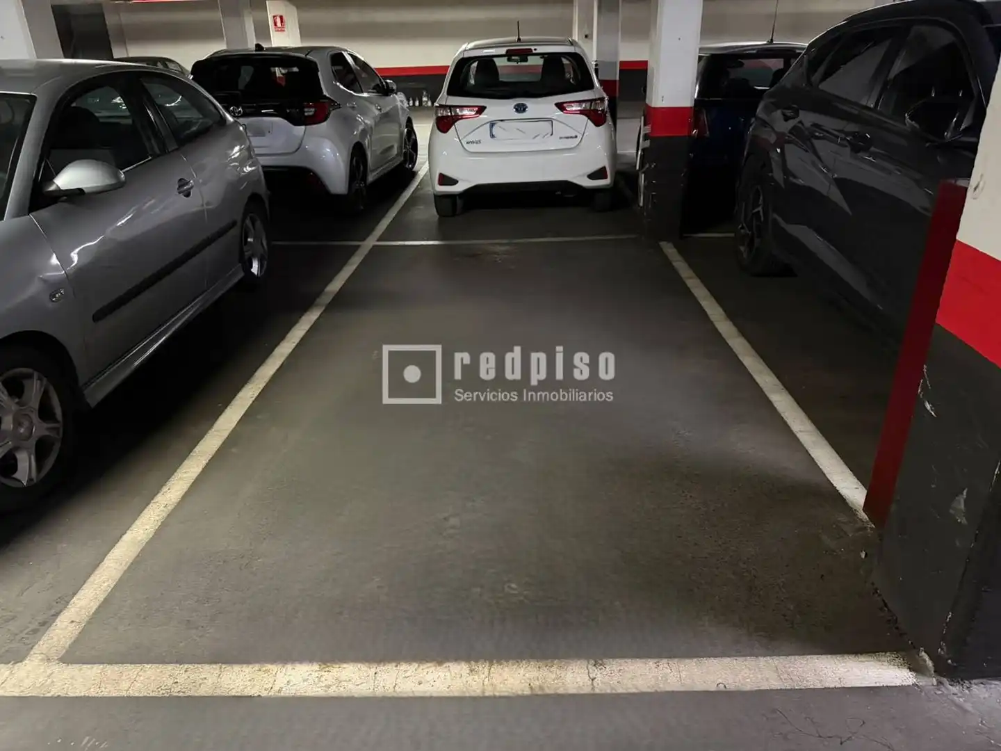 Aparcament de Pis de lloguer en Madrid amb Aire condicionat, Calefacció i Jardí privat