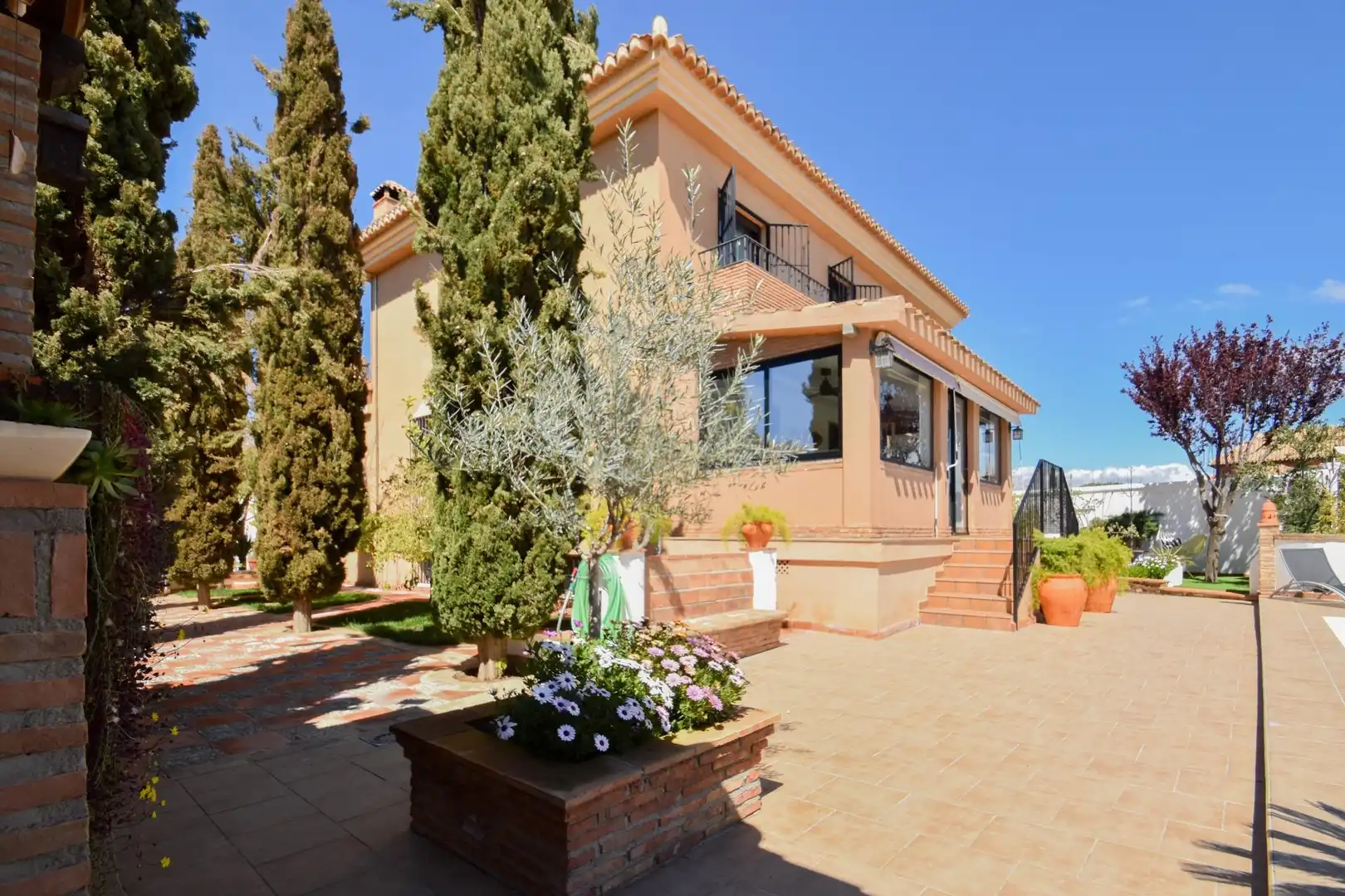 Jardí de Casa o xalet en venda en Las Gabias amb Aire condicionat, Calefacció i Jardí privat
