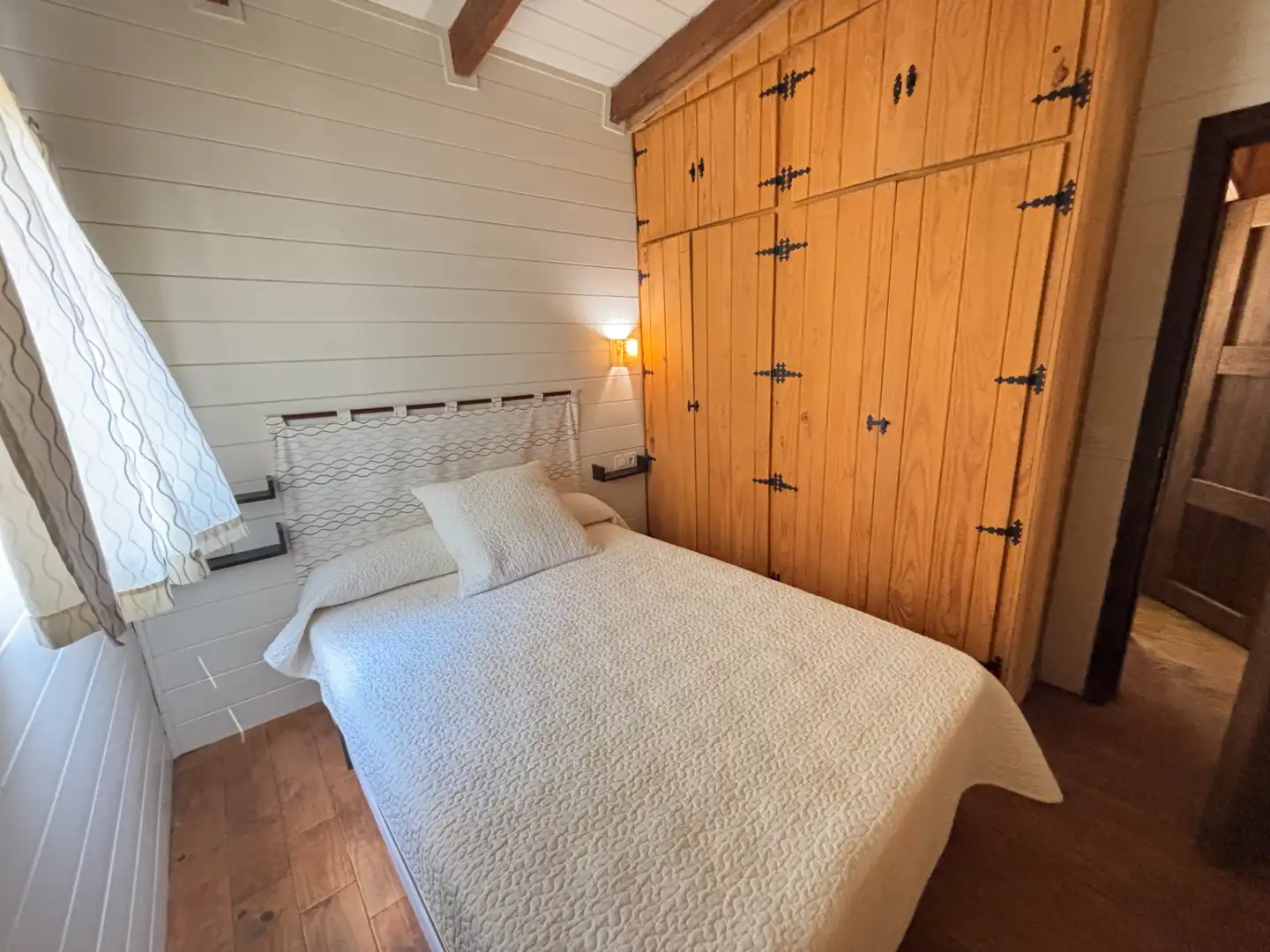 Dormitori de Finca rústica en venda en Andújar amb Aire condicionat, Jardí privat i Piscina
