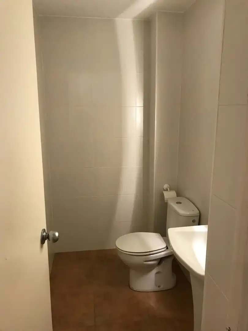 Bany de Oficina de lloguer en Elda amb Aire condicionat
