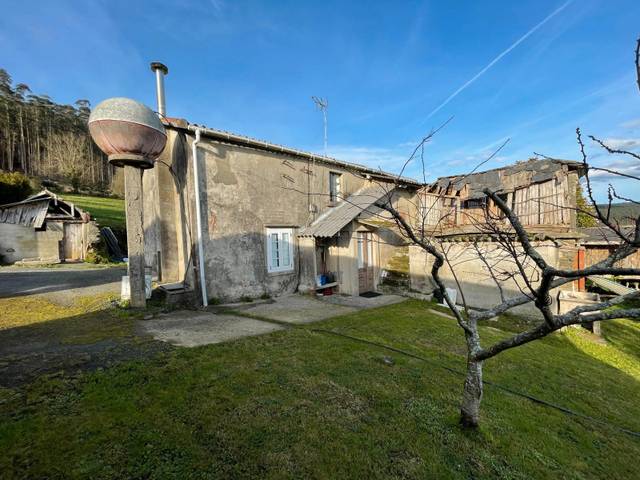 Casa-chalet en Venta en Moeche