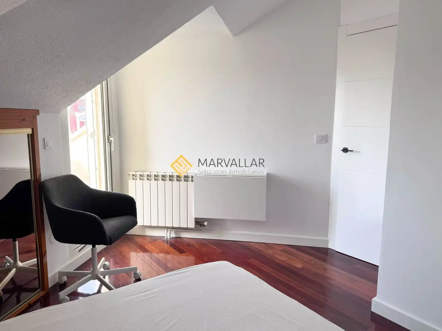 Habitación de Dúplex de alquiler en Santa Cruz de Bezana con Calefacción, Terraza y Amueblado