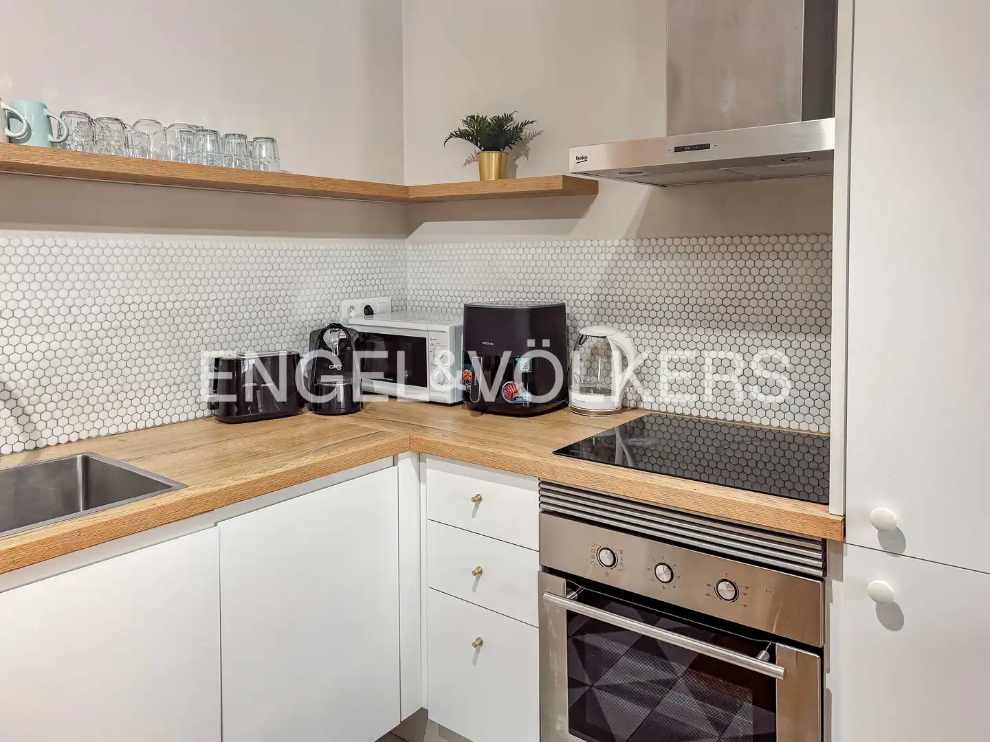 Cuina de Pis de lloguer en Barcelona amb Aire condicionat, Calefacció i Parquet
