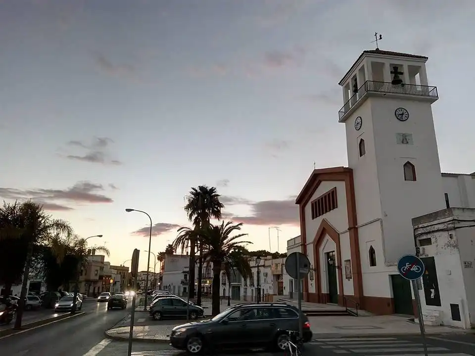 Vista exterior de Casa adosada en venda en Utrera amb Aire condicionat, Traster i Moblat