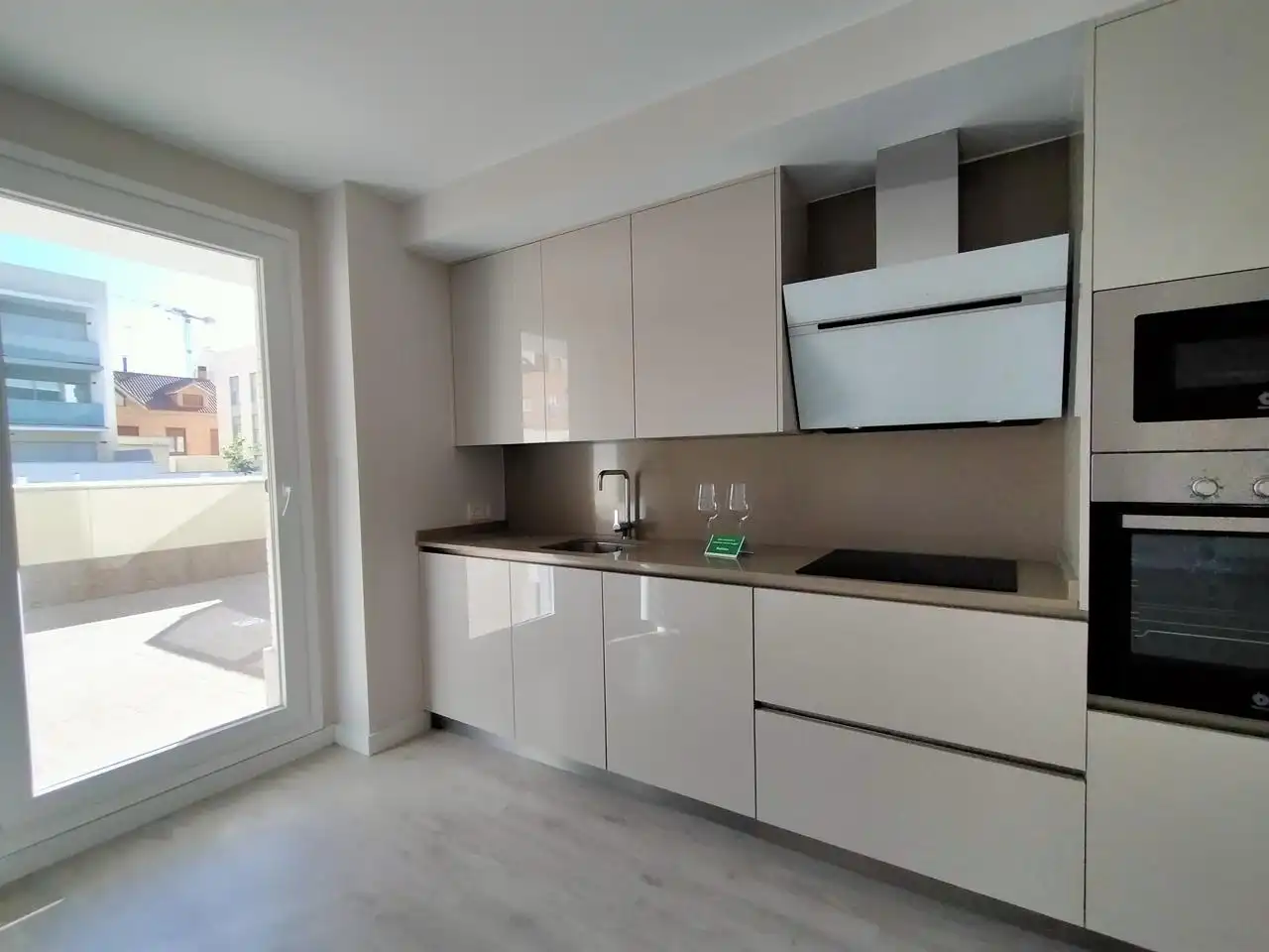 Küche von Wohnung zum Verkauf in Zaragoza mit Klimaanlage, Heizung und Terrasse