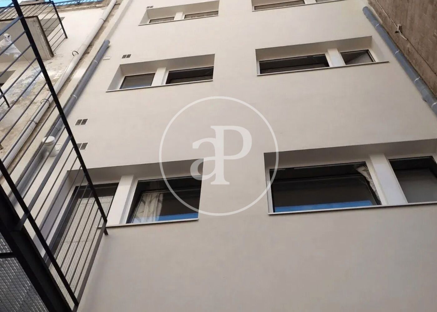 Exterior view of Flat for sale in  Barcelona Capital  with Heating