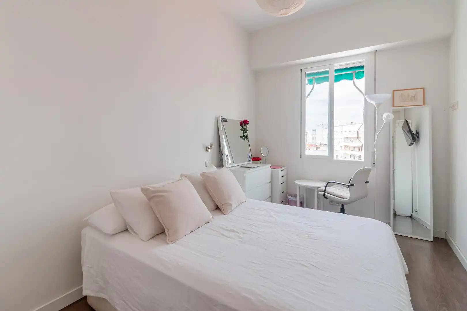 Dormitori de Apartament en venda en Madrid amb Calefacció