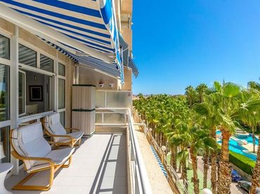 Apartament amb piscina en venda a Calle SAMANIEGO