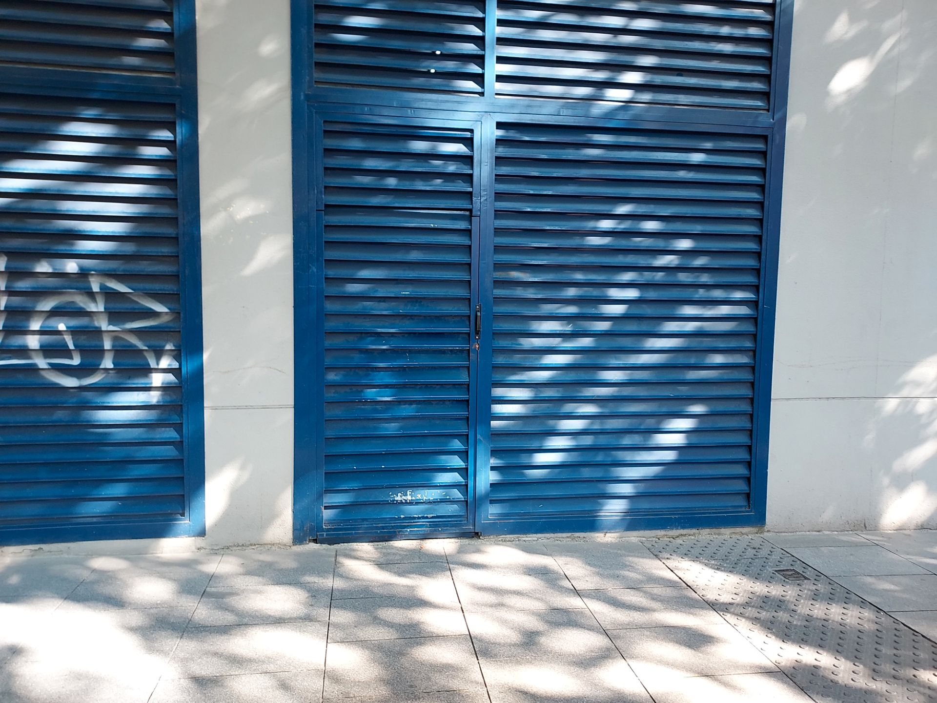 Exterior view of Garage to rent in  Pamplona / Iruña  with Alarm