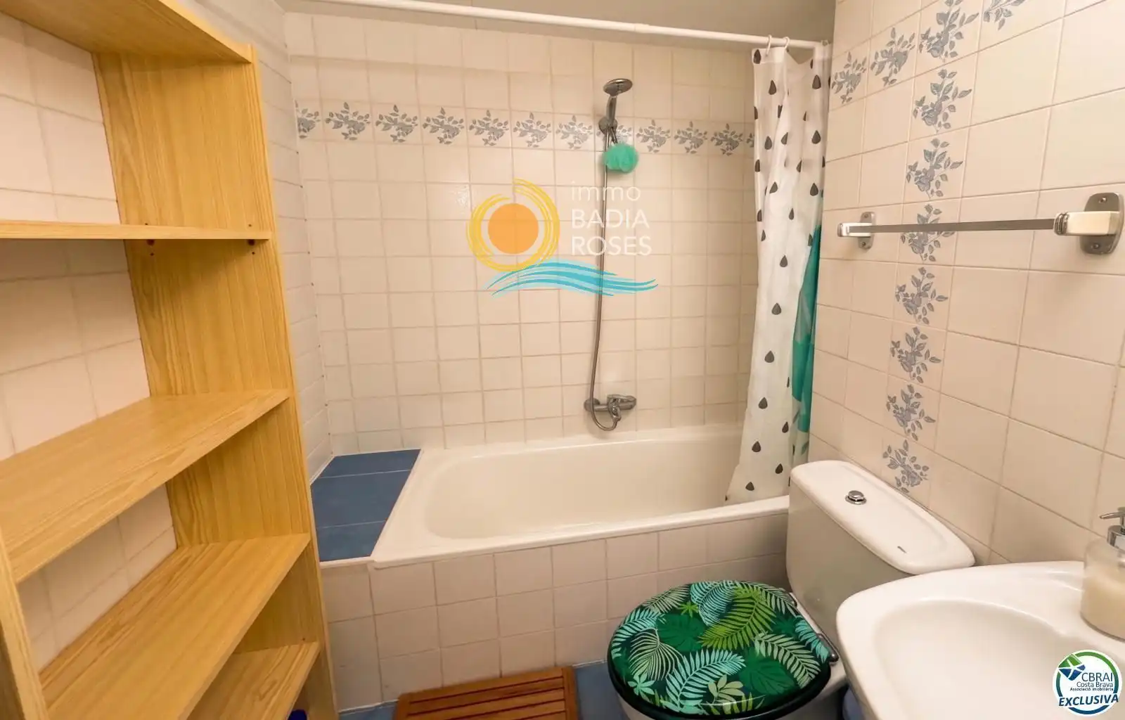 Baño de Piso en venta en Roses con Calefacción, Parquet y Terraza