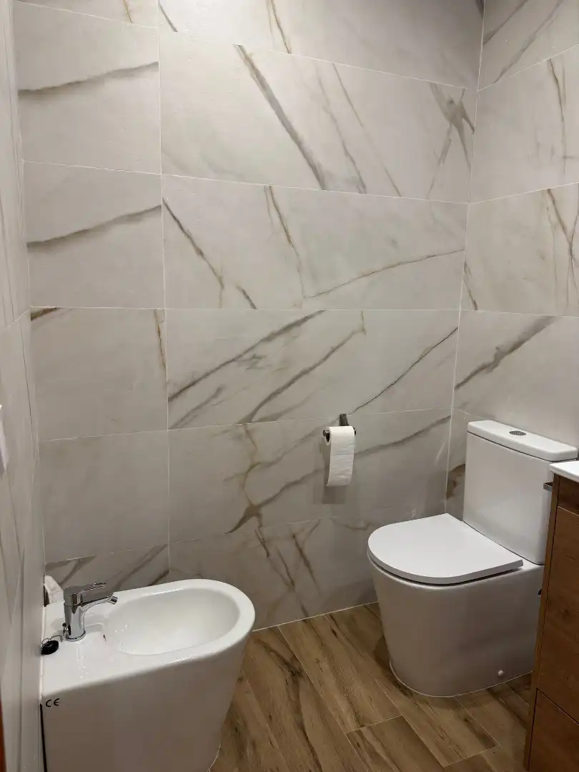 Badezimmer von Einfamilien-Reihenhaus zur Miete in Dénia mit Klimaanlage, Heizung und Möbliert