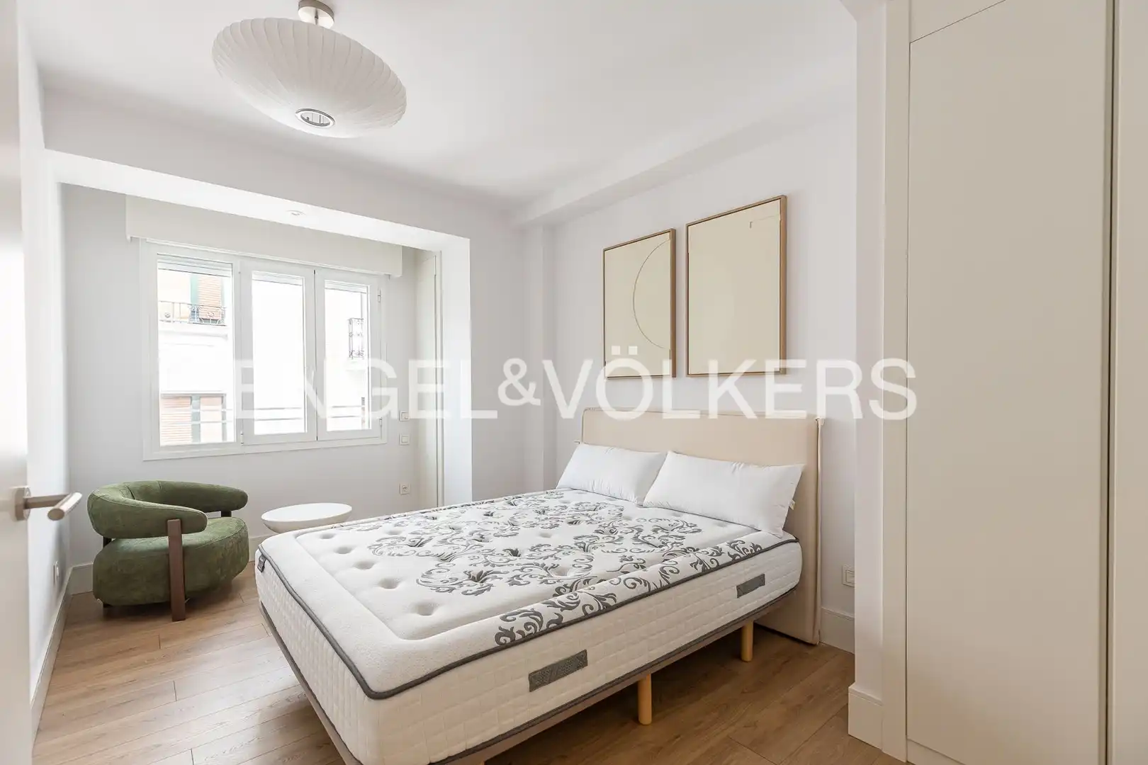 Bedroom of Flat for rent in Madrid  with Air Conditioner, Heating and Storage room