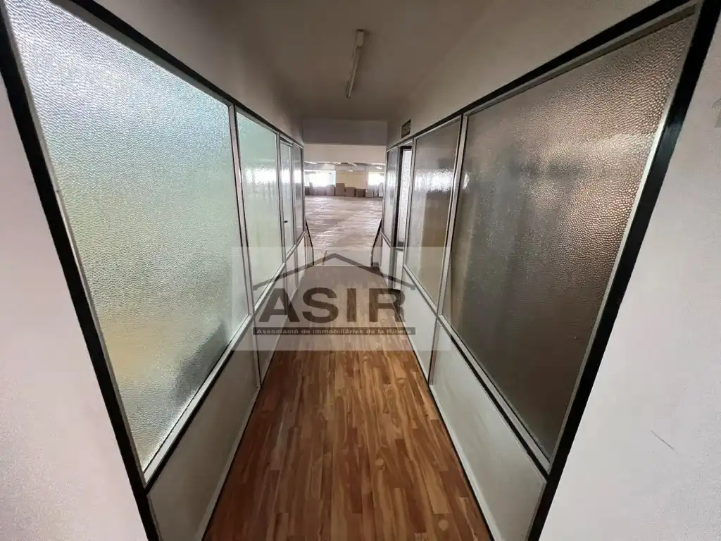 Nave industrial en venta en Corbera