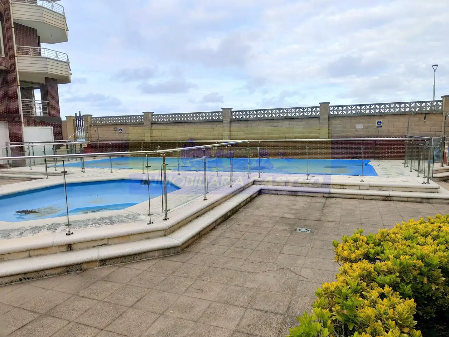 Swimming pool of Flat for rent in Castro-Urdiales  with Furnished