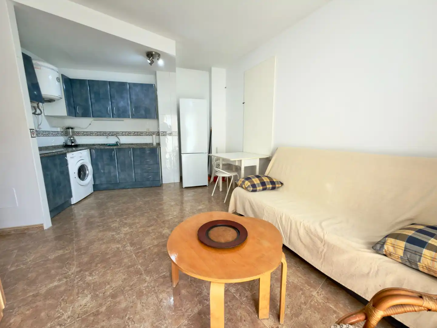 Habitación de Apartamento en venta en Águilas con Aire acondicionado, Amueblado y Balcón