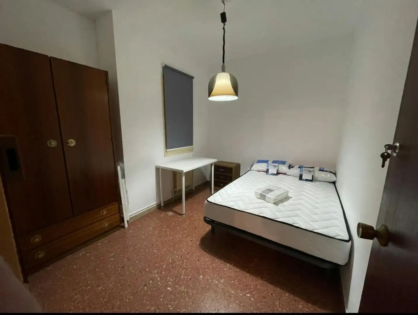 Bedroom of Flat for share in Barcelona  with Air Conditioner, Heating and Washing machine