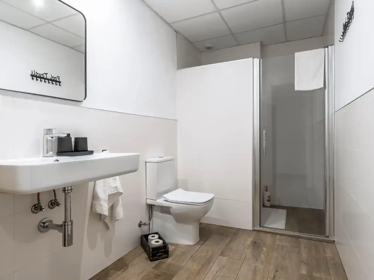 Bathroom of Flat for rent in Granada  with Air Conditioner, Swimming Pool and Furnished