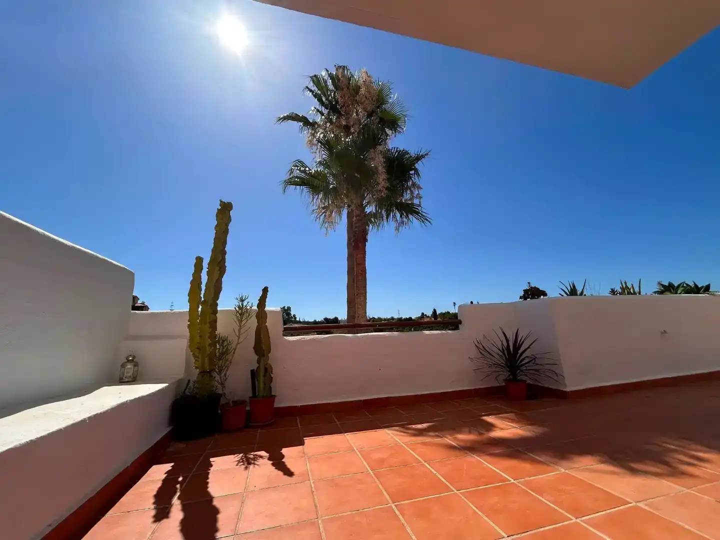 Terrasse von Wohnung zur Miete in Estepona mit Klimaanlage, Schwimmbad und Balkon