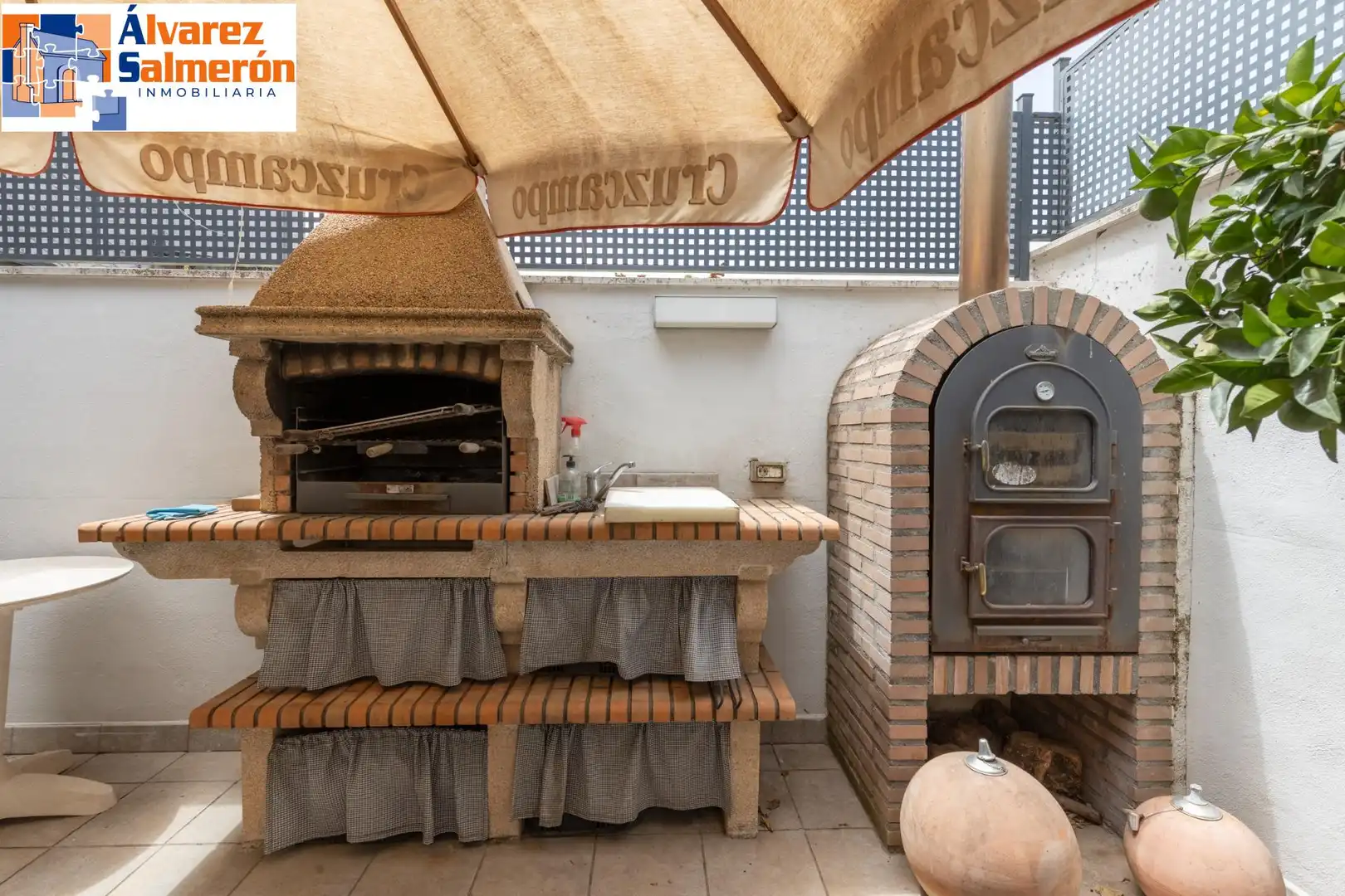 Casa adosada en venta en Granada con Aire acondicionado, Calefacción y Balcón
