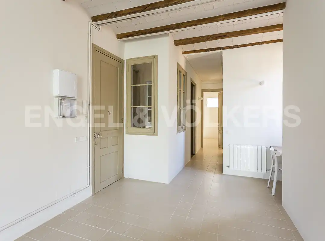 Flat for sale in Barcelona  with Air Conditioner, Heating and Balcony