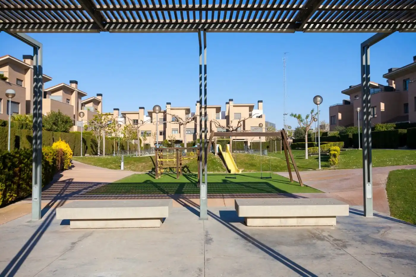 Exterior view of Detached homes for sale in Zaragoza  with Air Conditioner, Heating and Private garden