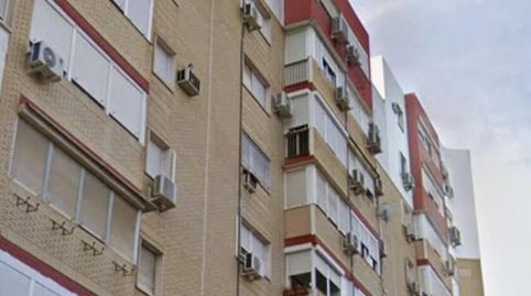 Foto 2 von Wohnung zum Verkauf in Calle Amor, Sta. Aurelia - Cantábrico - Atlàntico - La Romería, Sevilla Capital