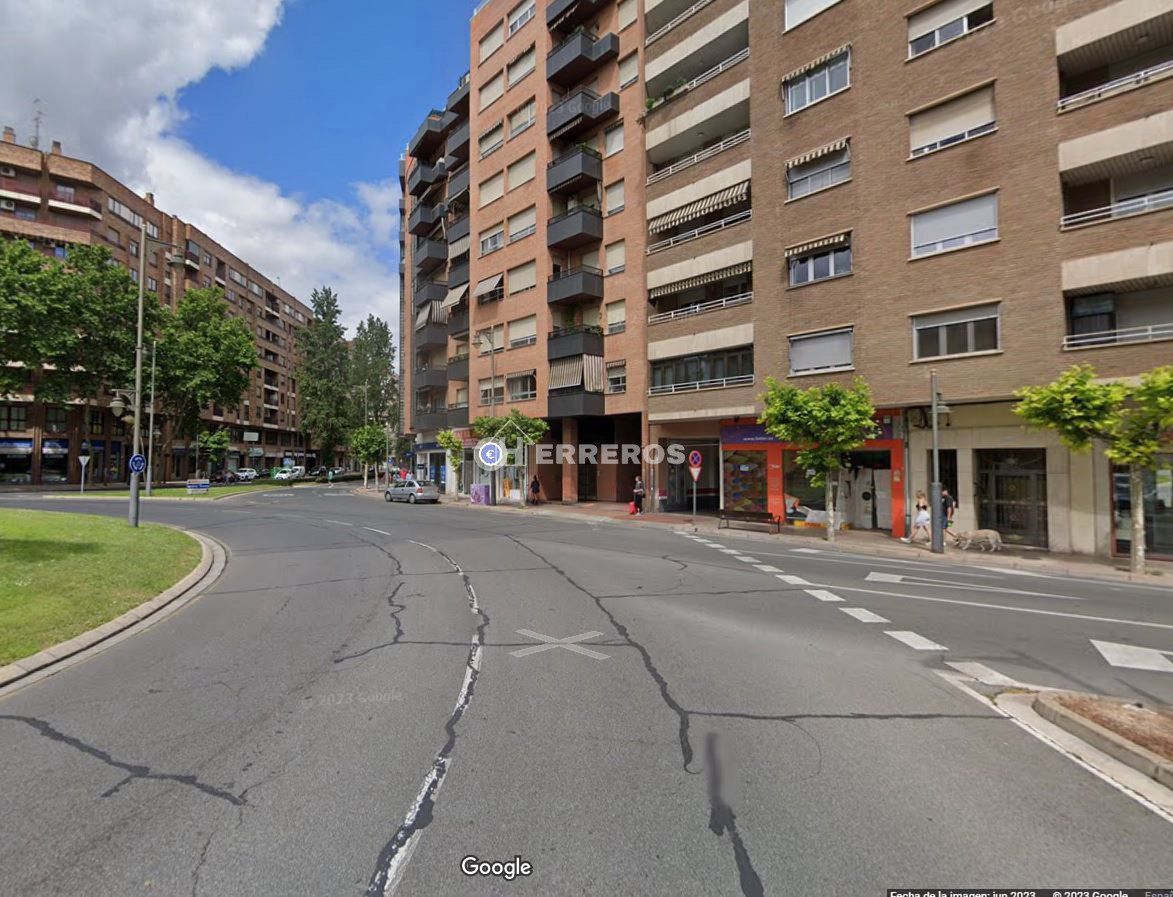 Exterior view of Garage for sale in  Logroño