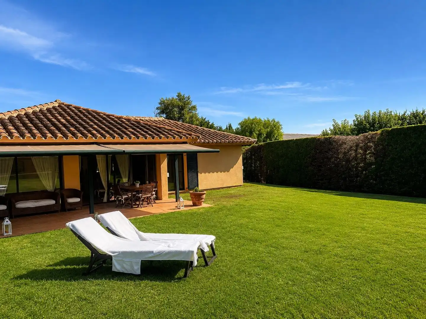 Villa con piscina in vendita a Avenida Avinguda de Josep Maria de Ventós, 29, imagen 2