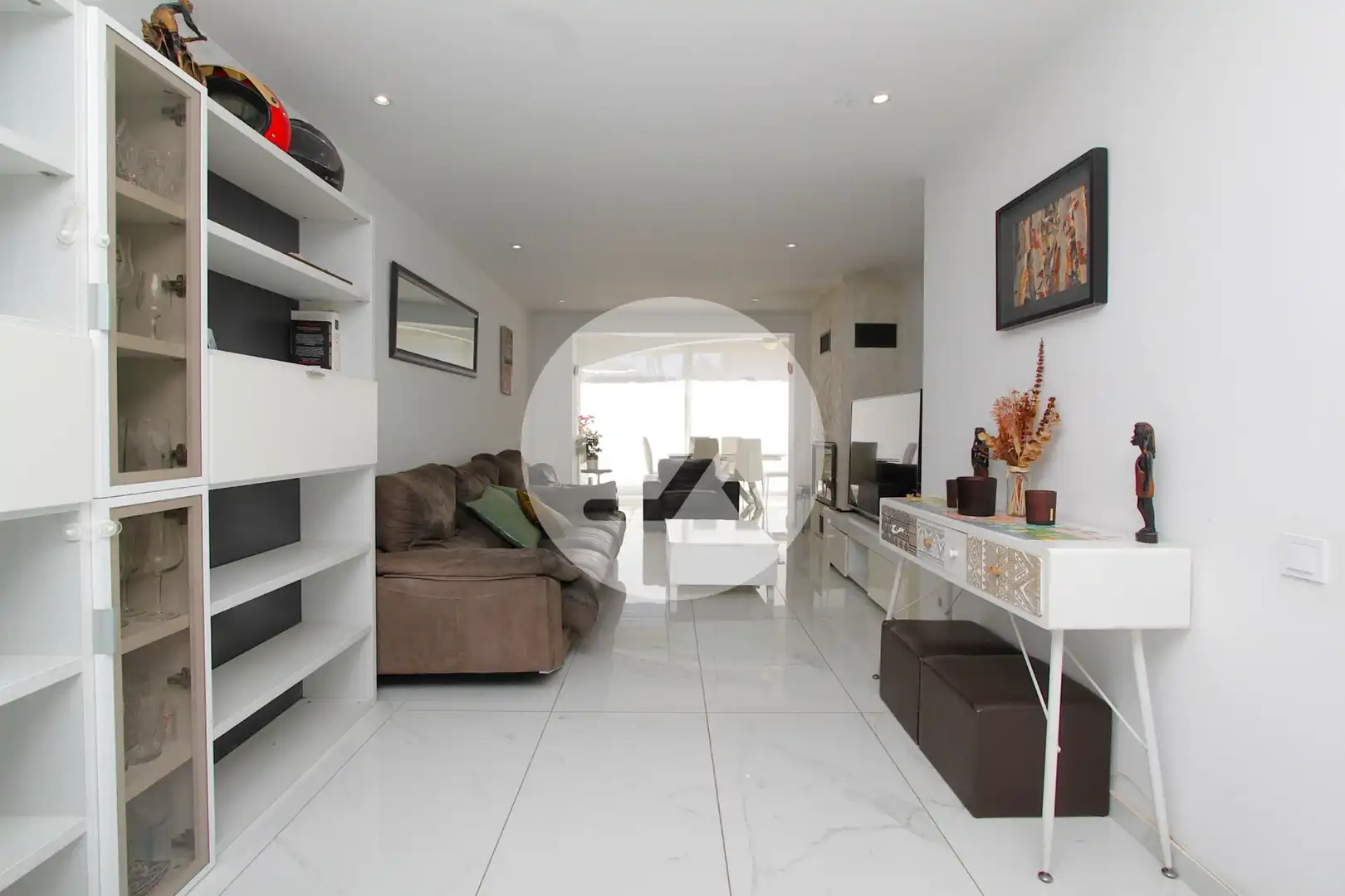 Wohnzimmer von Einfamilien-Reihenhaus zum Verkauf in Castelldefels mit Klimaanlage, Heizung und Privatgarten