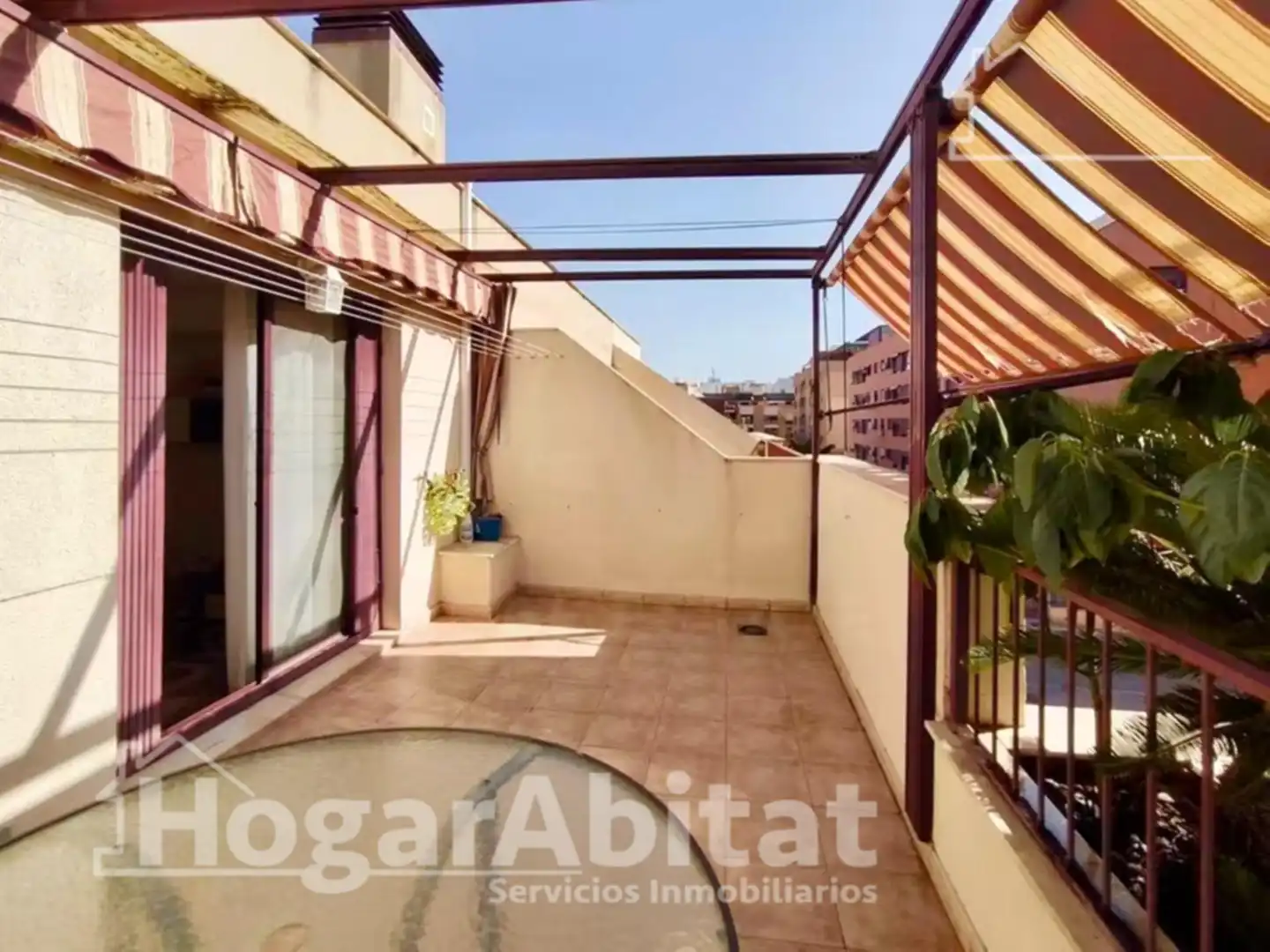 Casa a schiera con terrazza in vendita a Calle Amèrica, imagen 4