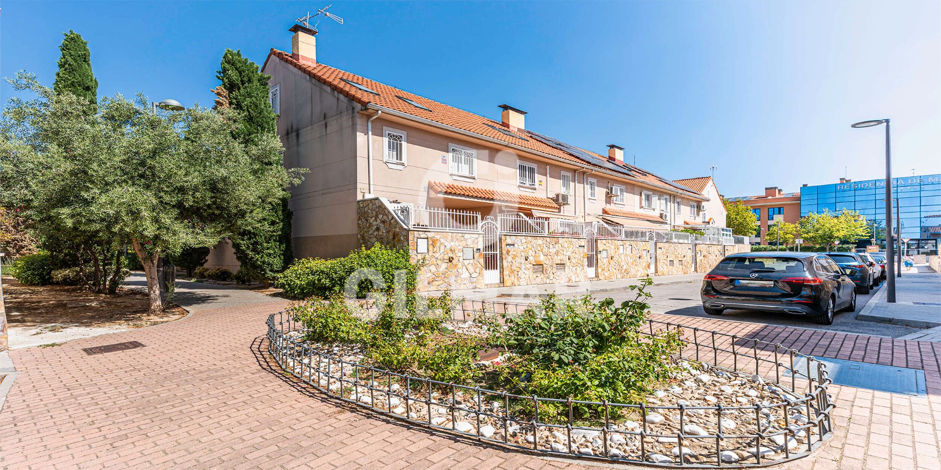 Vista exterior de Casa o xalet en venda en Getafe amb Calefacció, Jardí privat i Parquet