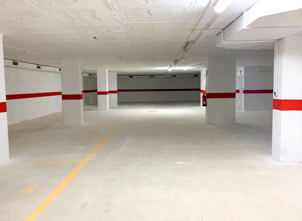 Garage for sale in C/ Del Papa Alexandre VI, Centro Comercial - Capsades - Hospital