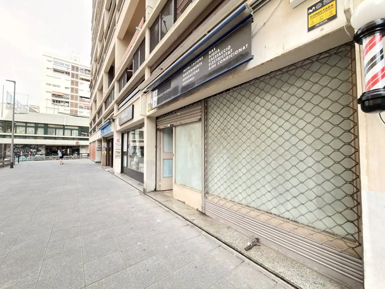 Exterior view of Commercial properties for rent in Barcelona  with Alarm