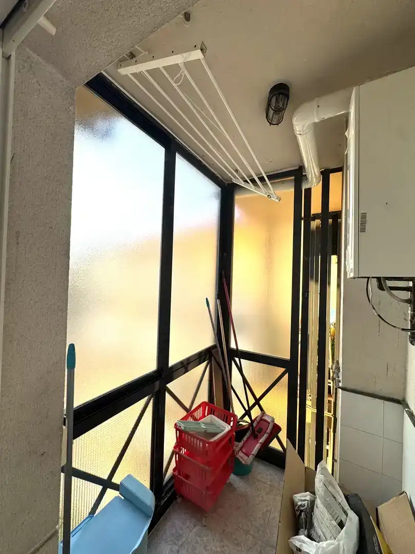 Wohnung zum Verkauf in Teo mit Klimaanlage, Schwimmbad und Balkon