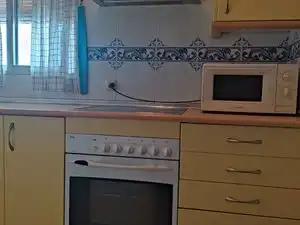 Cocina de Piso en venta en Badajoz con Calefacción, Lavadora y Microondas