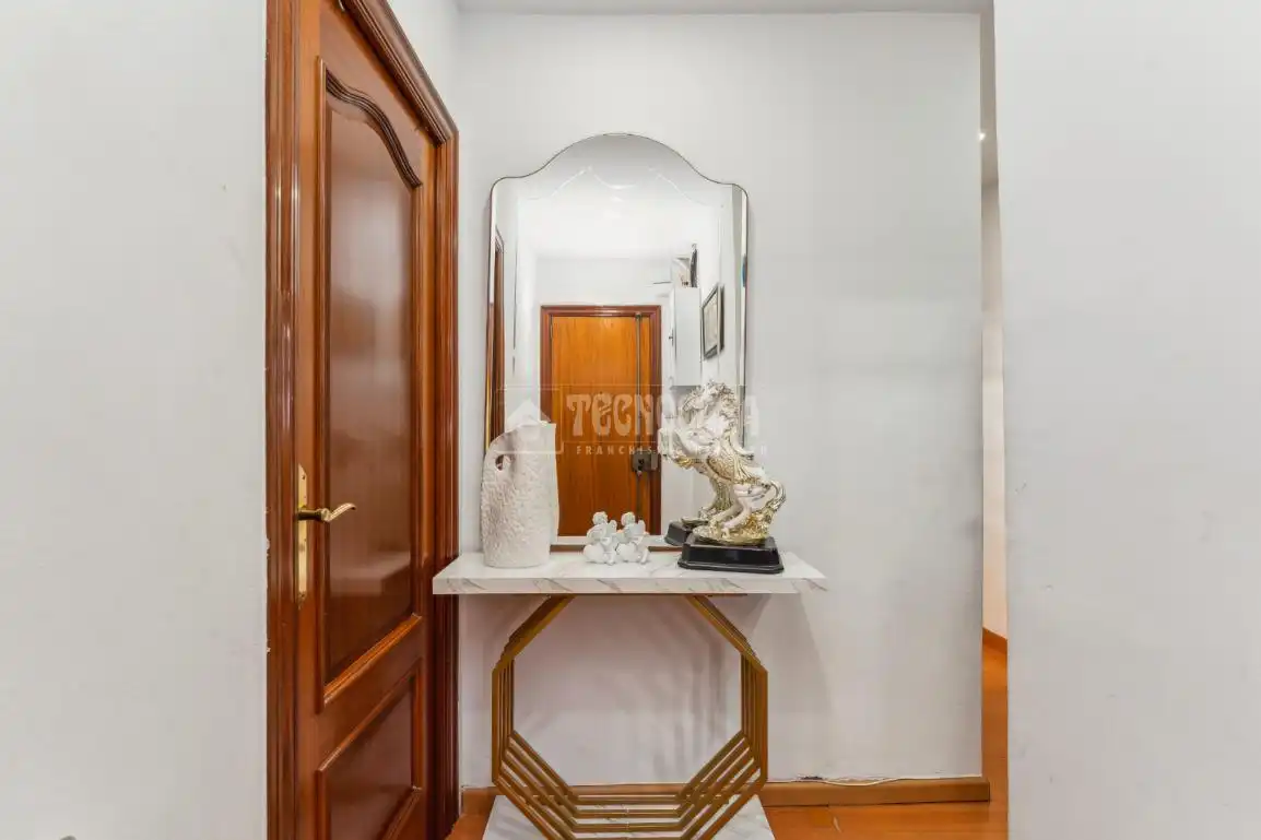 Piso en venta en Cornellà de Llobregat con Aire acondicionado, Calefacción y Terraza