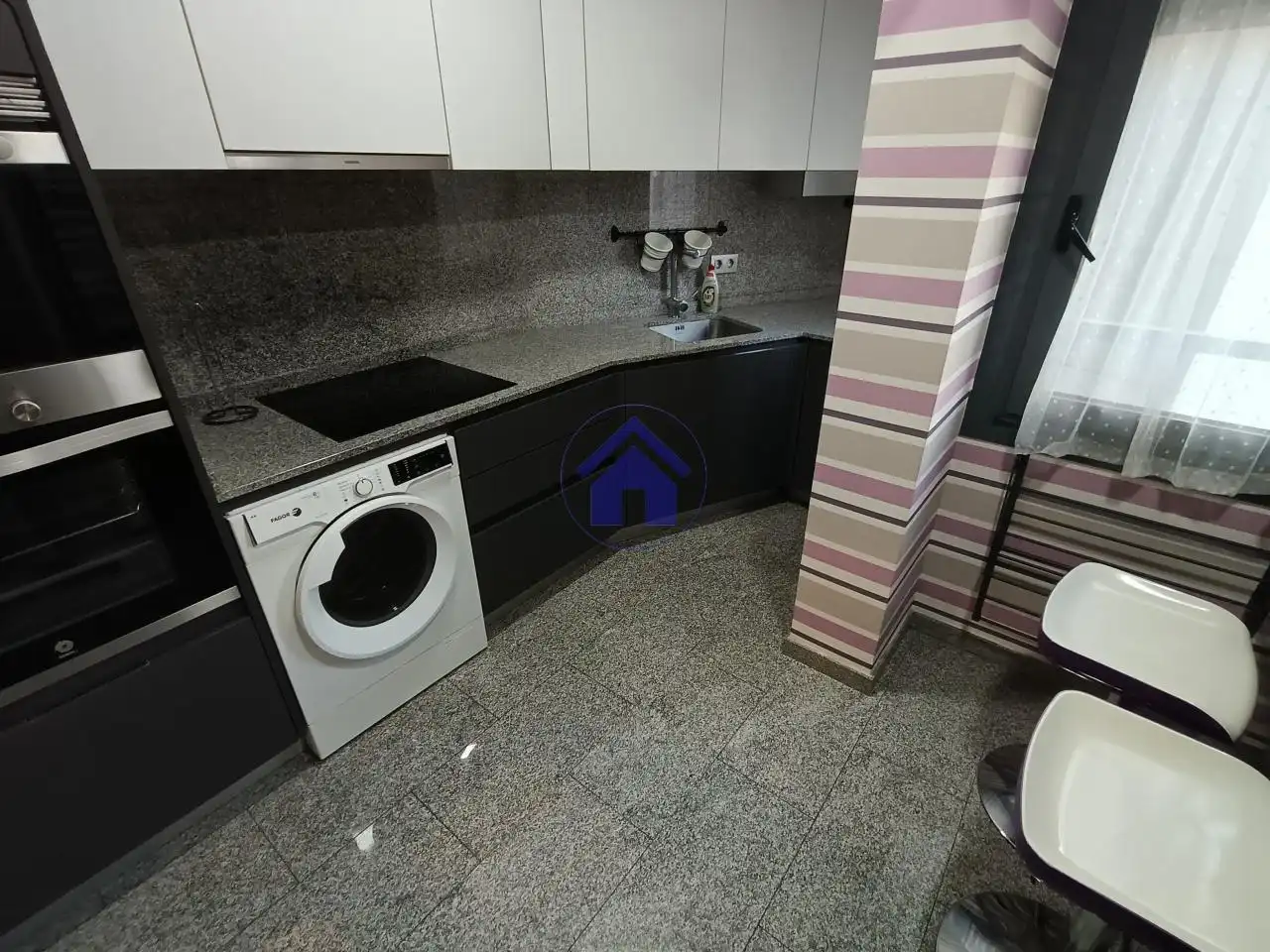 Cocina de Piso de alquiler en Vigo  con Calefacción, Terraza y Piscina