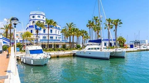 Foto 2 de Casa adosada en venta en Parque Central, Estepona