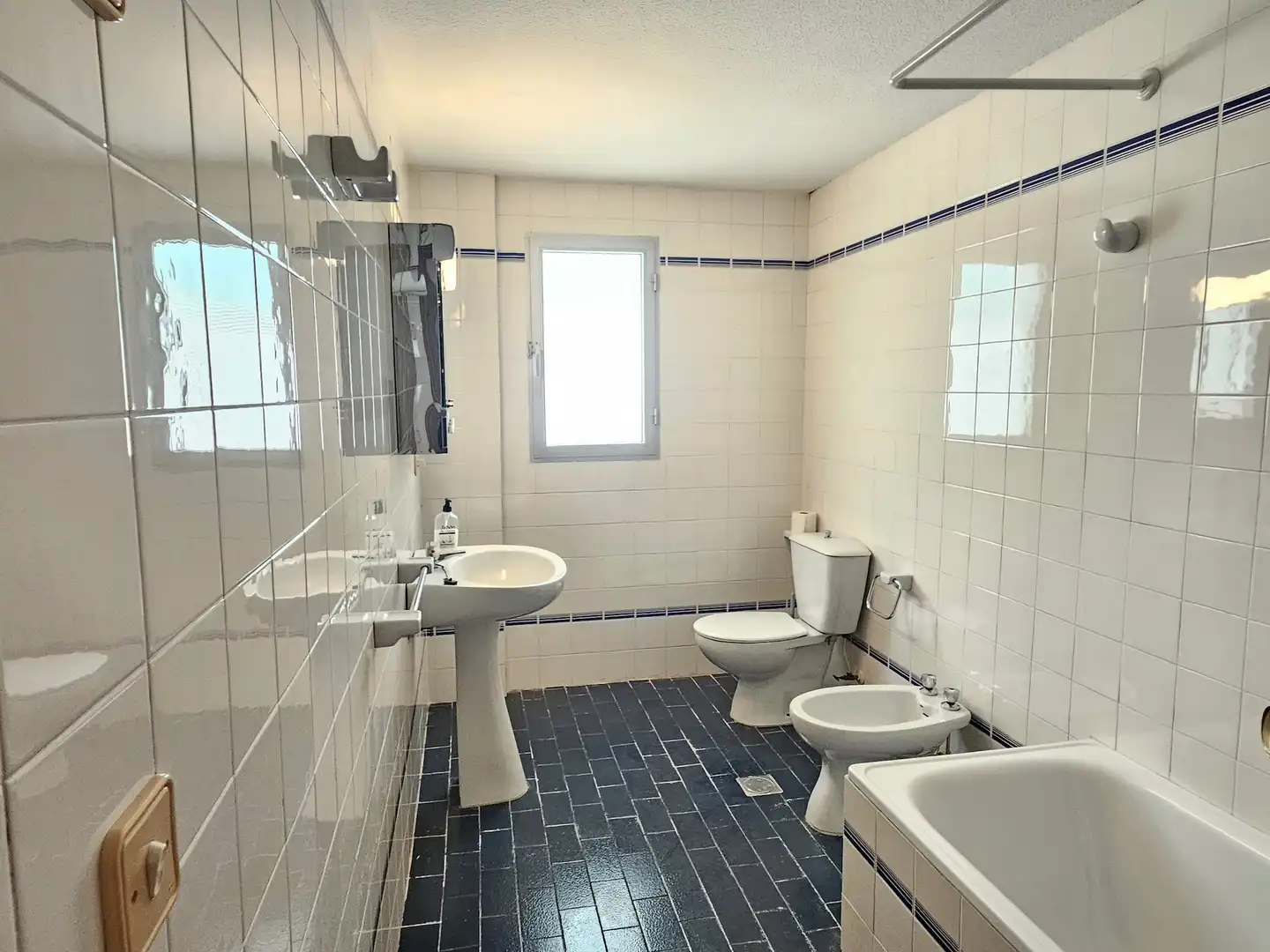 Bathroom of Flat for sale in Santa Pola  with Furnished, TV and Balcony