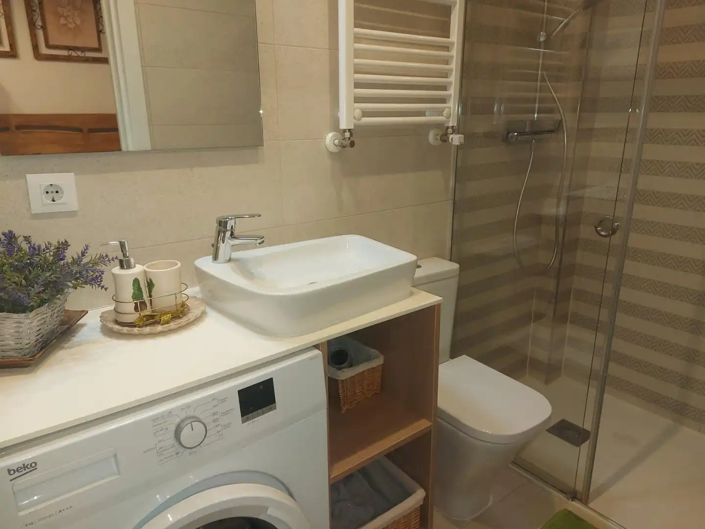 Bathroom of Houses for sale in Segovia  with Air Conditioner, Heating and Furnished