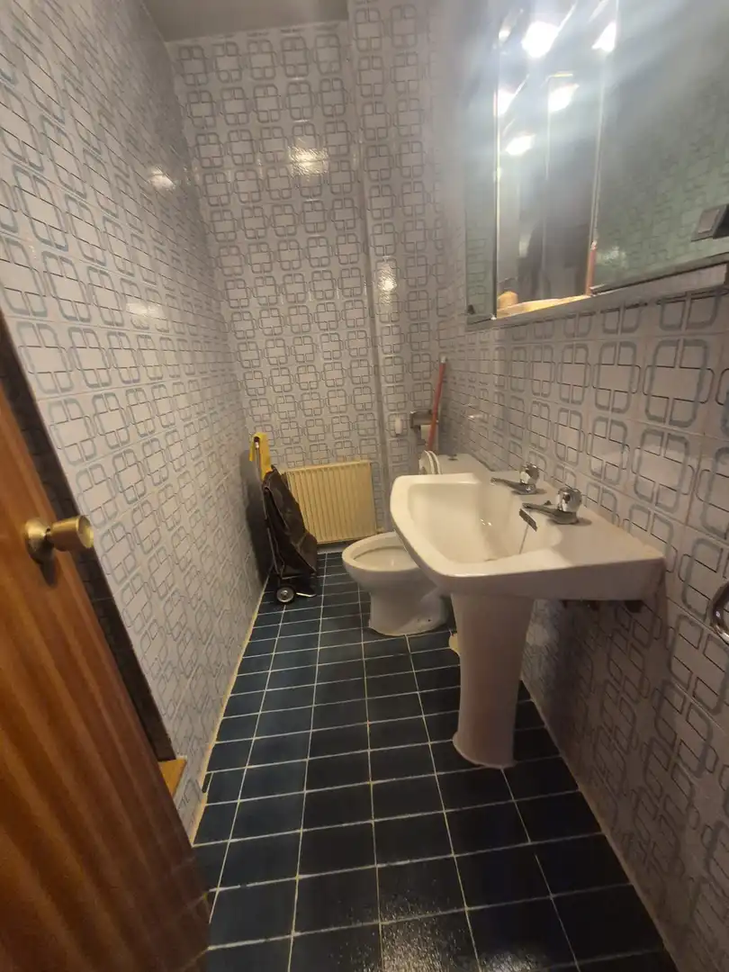 Badezimmer von Wohnung zum Verkauf in Ávila mit Heizung, Terrasse und Abstellraum