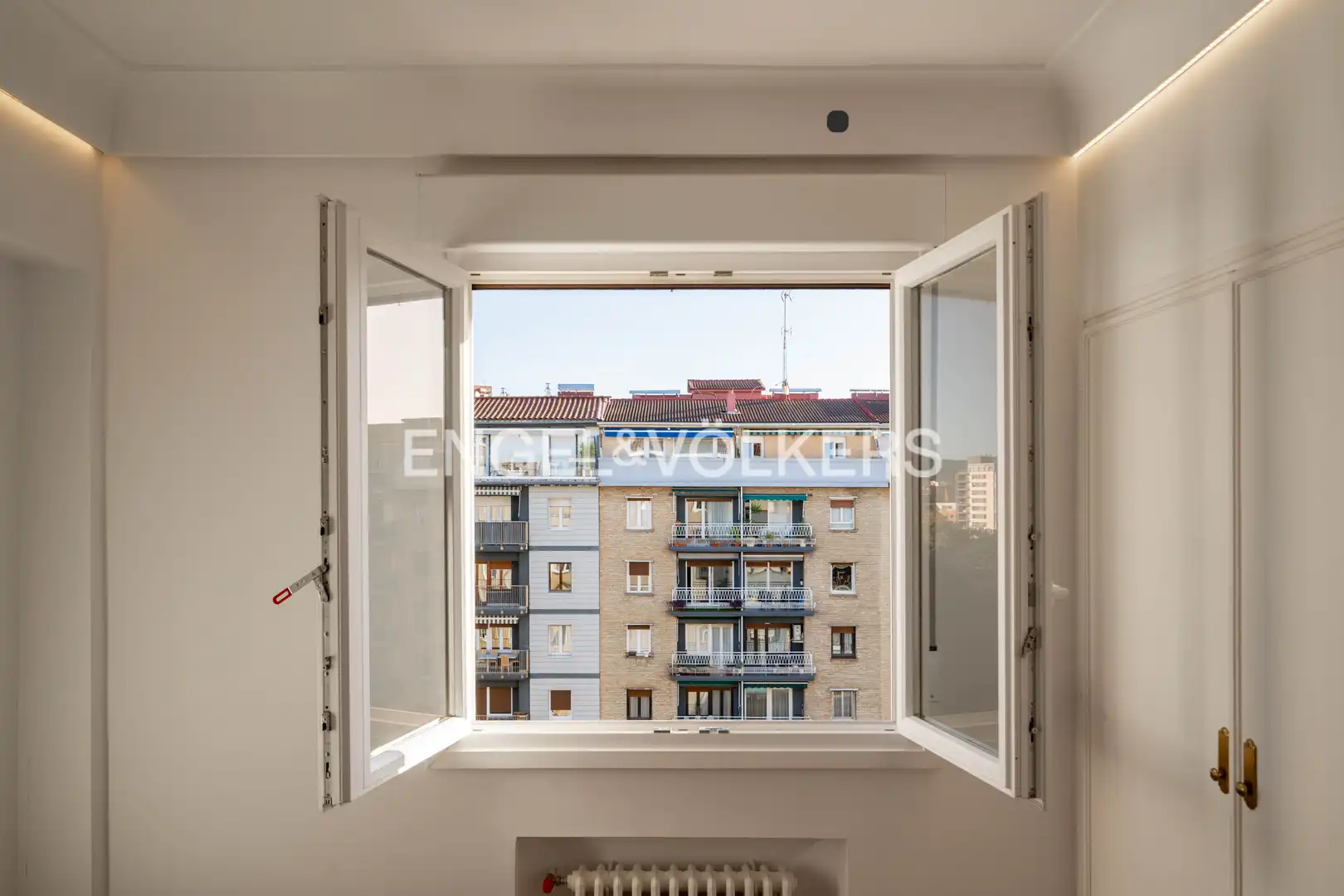 Vista exterior de Piso en venta en Donostia - San Sebastián  con Calefacción, Parquet y Trastero