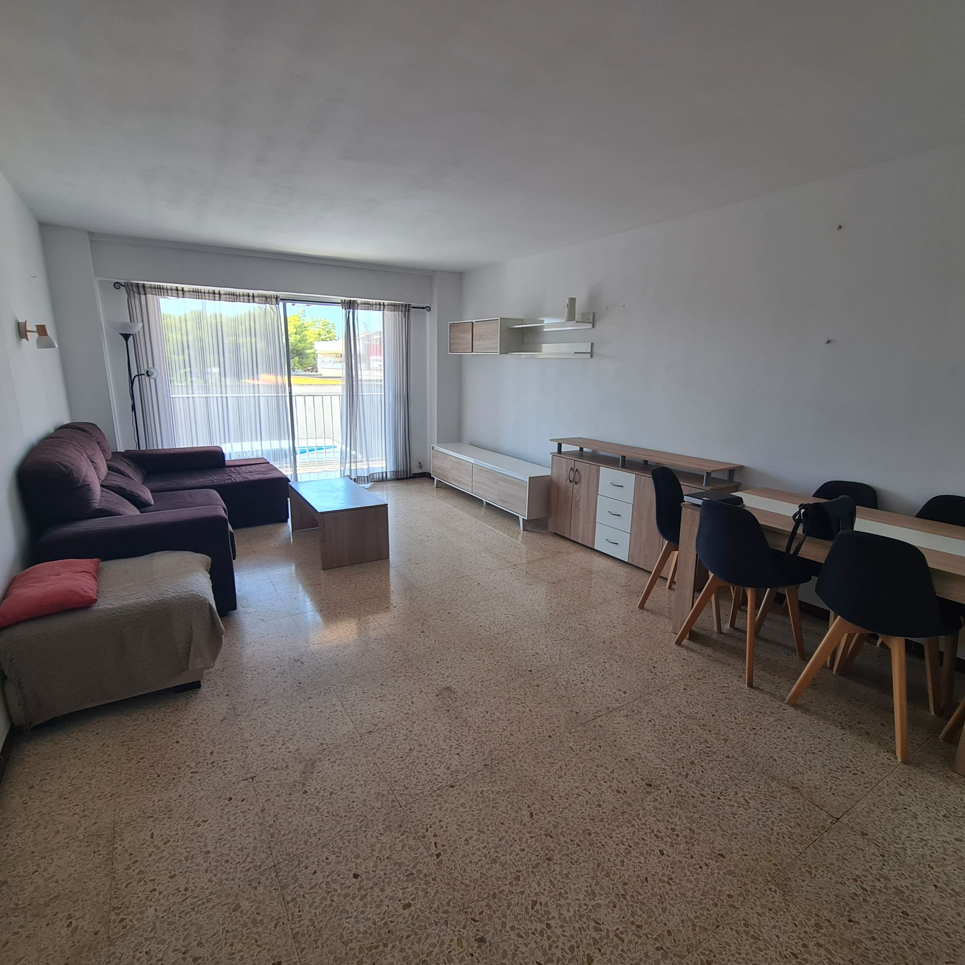 Sala d'estar de Pis de lloguer en  Palma de Mallorca amb Moblat, Forn i Balcó