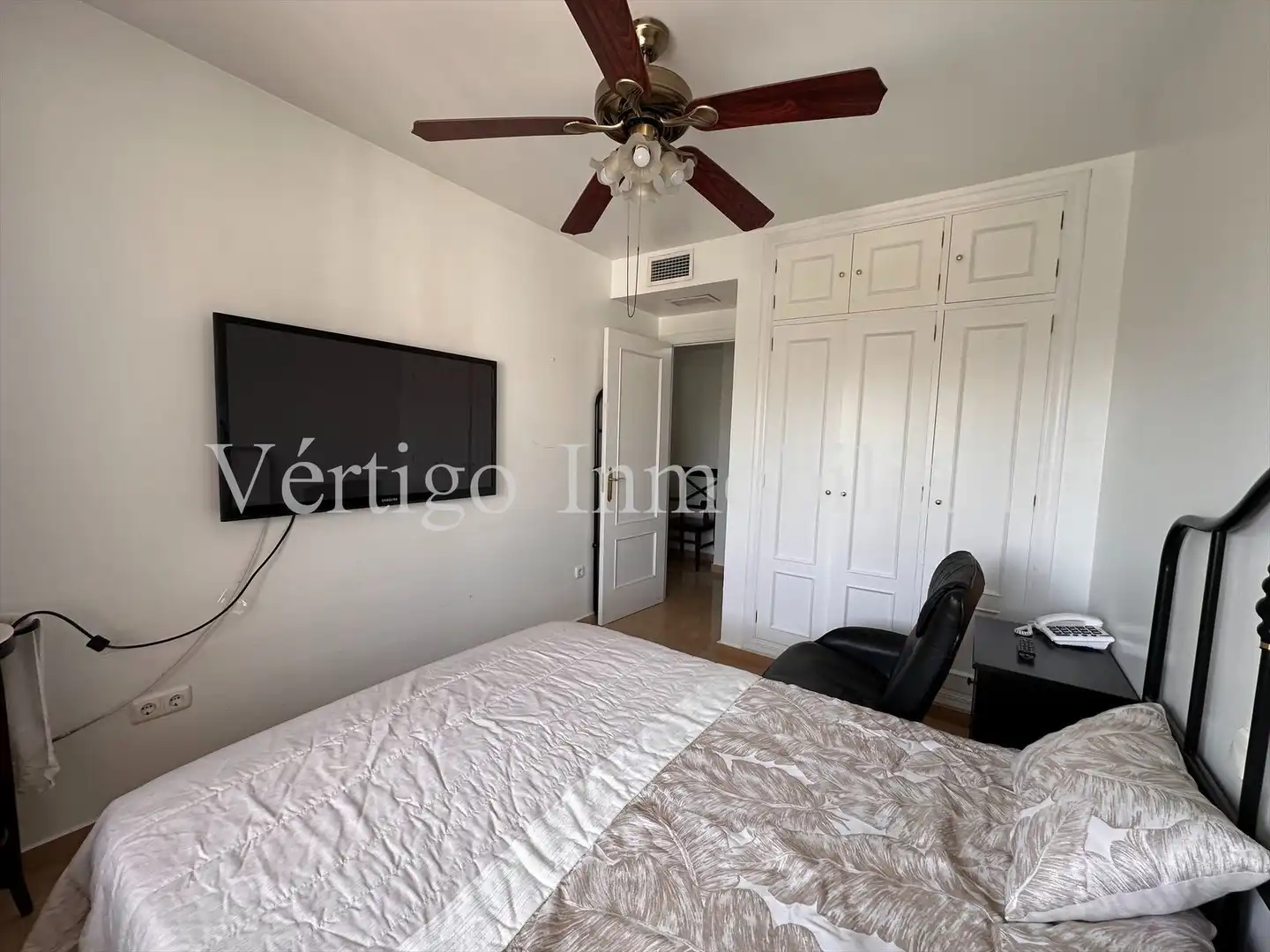 Bedroom of Flat for sale in Dos Hermanas  with Air Conditioner, Heating and Private garden