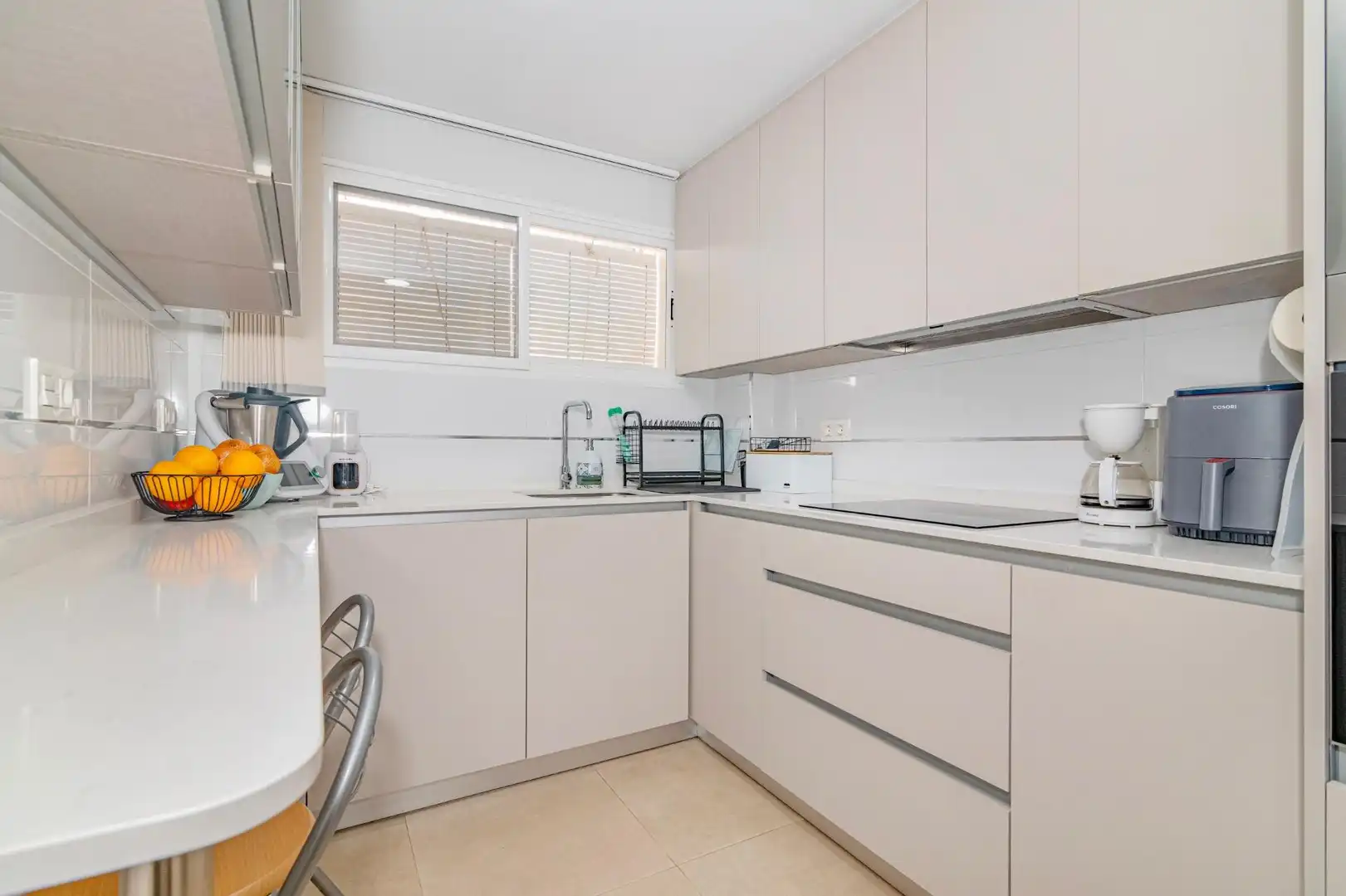 Cocina de Casa adosada en venta en Armilla con Aire acondicionado, Calefacción y Jardín privado