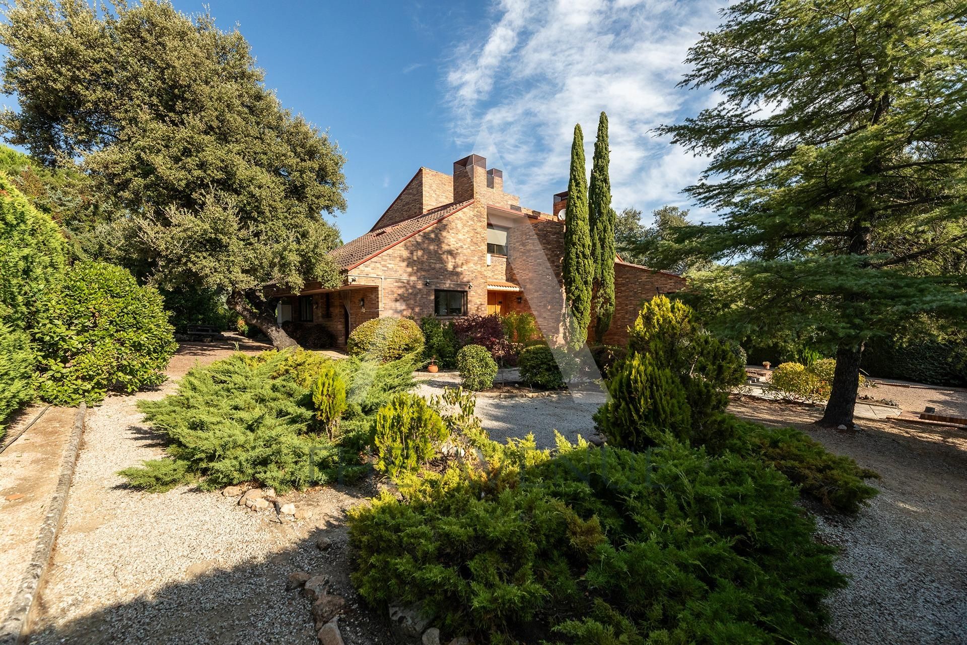 Exterior view of House or chalet for sale in Las Rozas de Madrid  with Air Conditioner, Private garden and Balcony