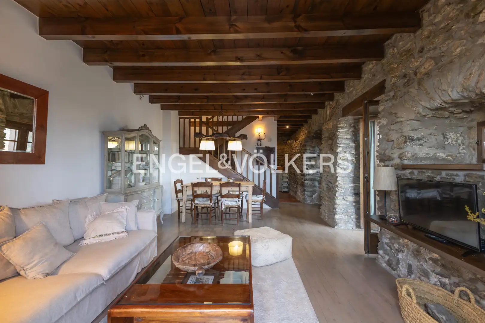 Sala de estar de Casa adosada en venta en Fontanals de Cerdanya con Calefacción, Parquet y Terraza